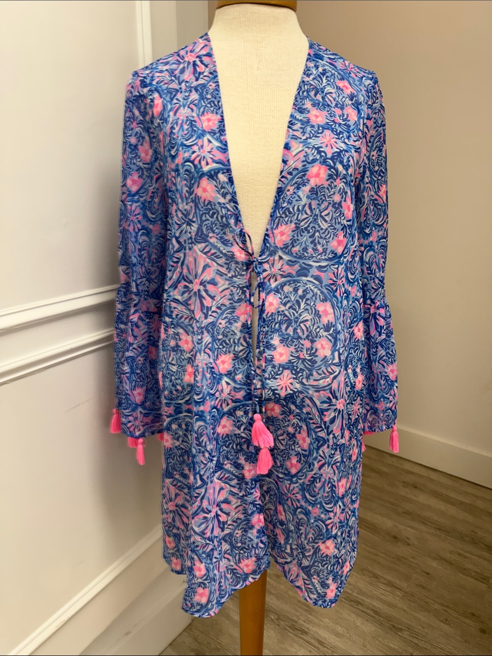 Lilly Pulitzer Motley Cover-up Medium Tankin It Easy-Blue Peri - Picture 2 of 5